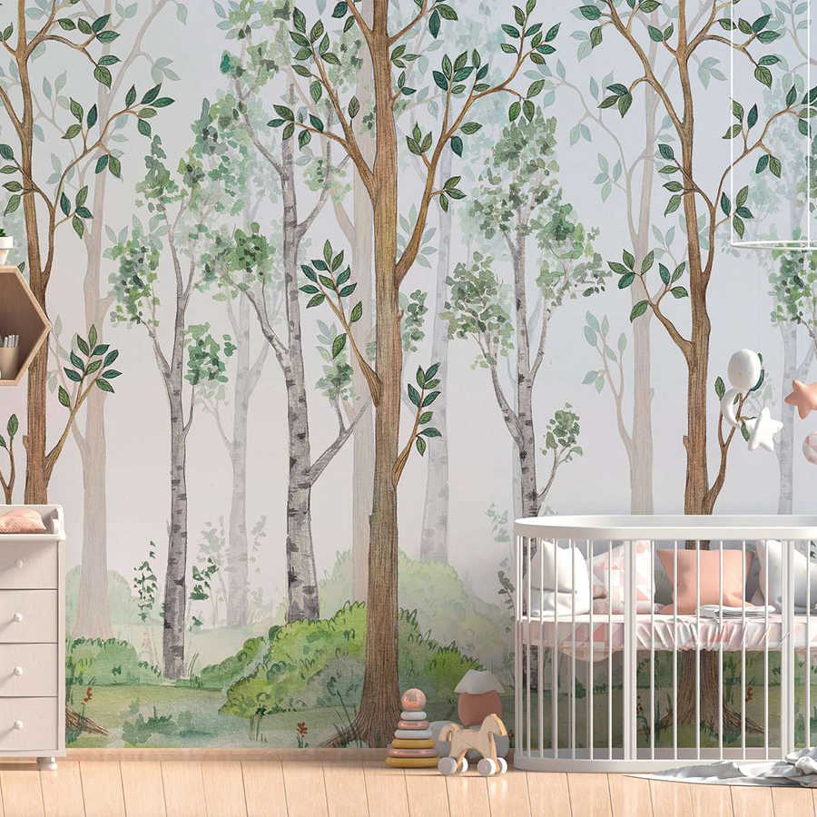 Fototapete mit gemaltem Wald für Kinderzimmer – Grün, Braun, Weiß
