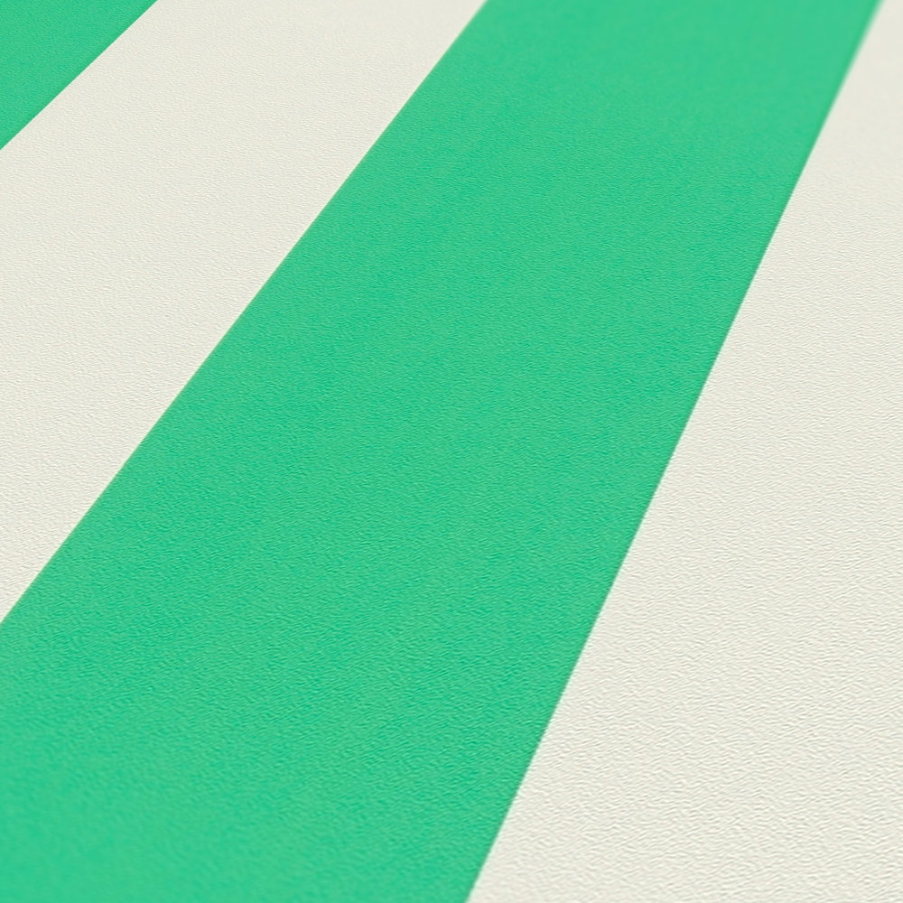             Streifentapete mit leichter Struktur – Grün, Weiß
        