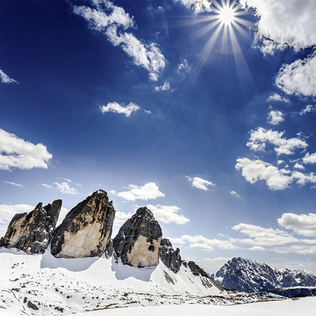 Fototapete Bergwinterlandschaft mit Blick auf die Drei Zinnen
