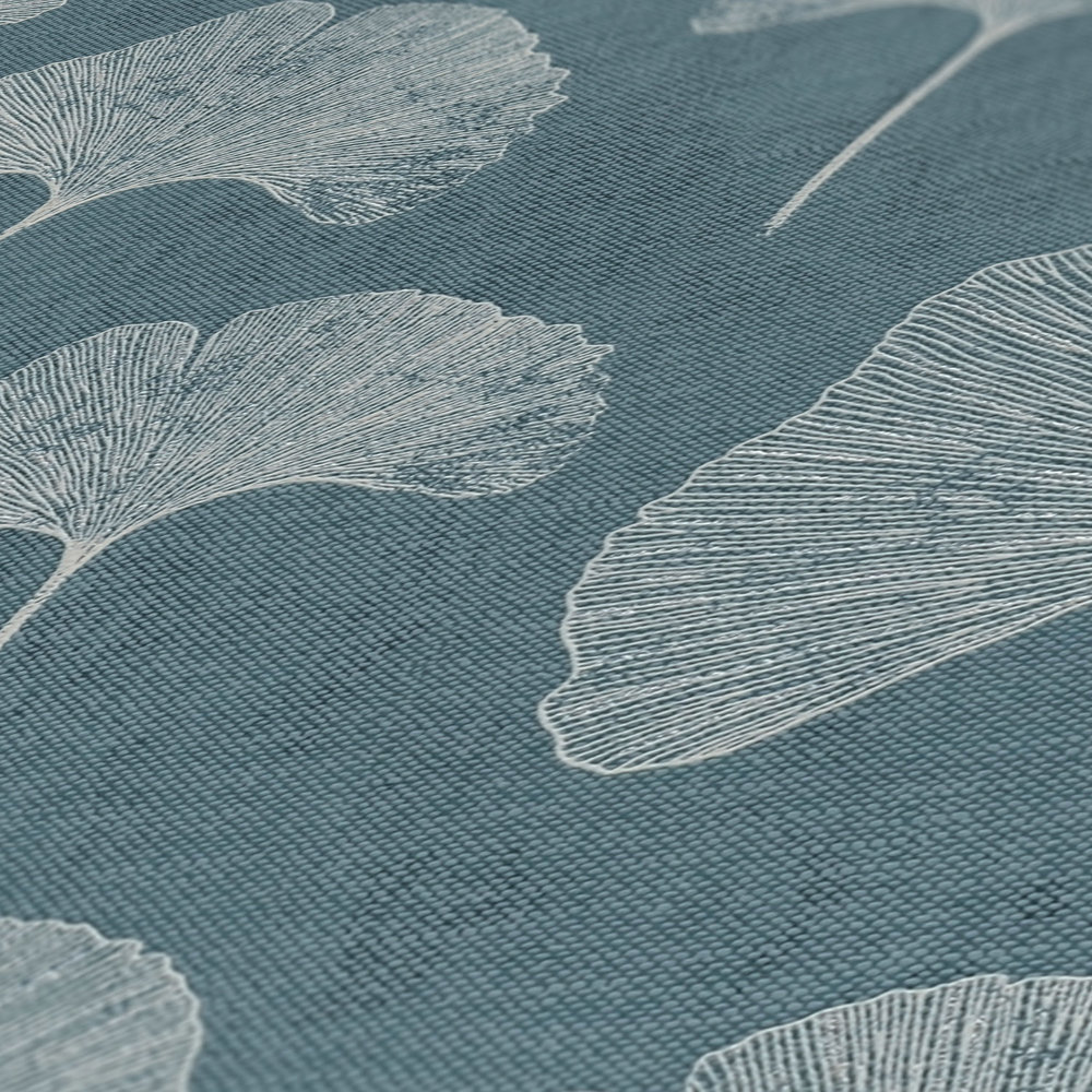            Florale Tapete mit Blättern matt strukturiert – Blau, Weiß, Silber
        
