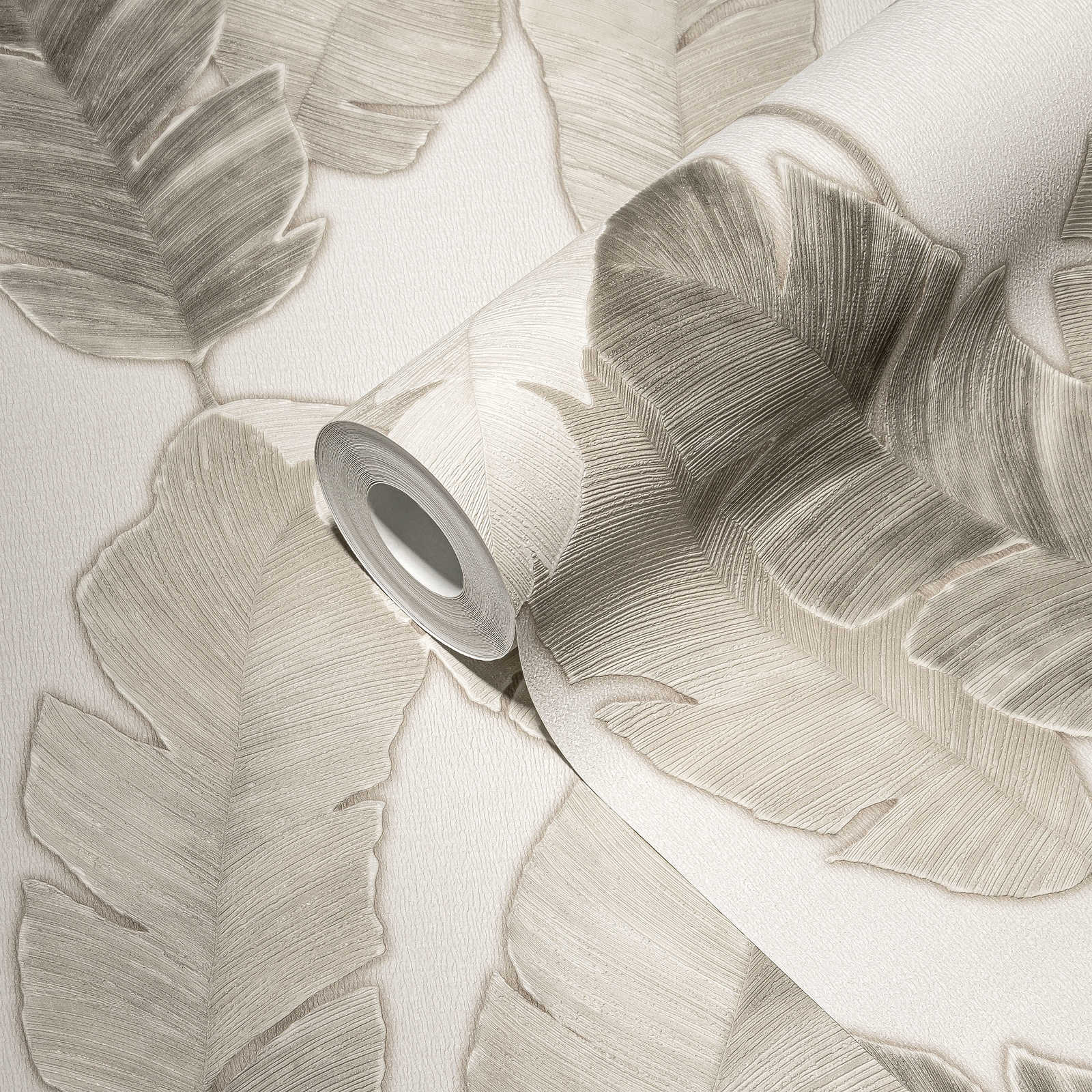             Vliestapete mit dezenten Palmenplätter – Weiß, Beige, Grau
        