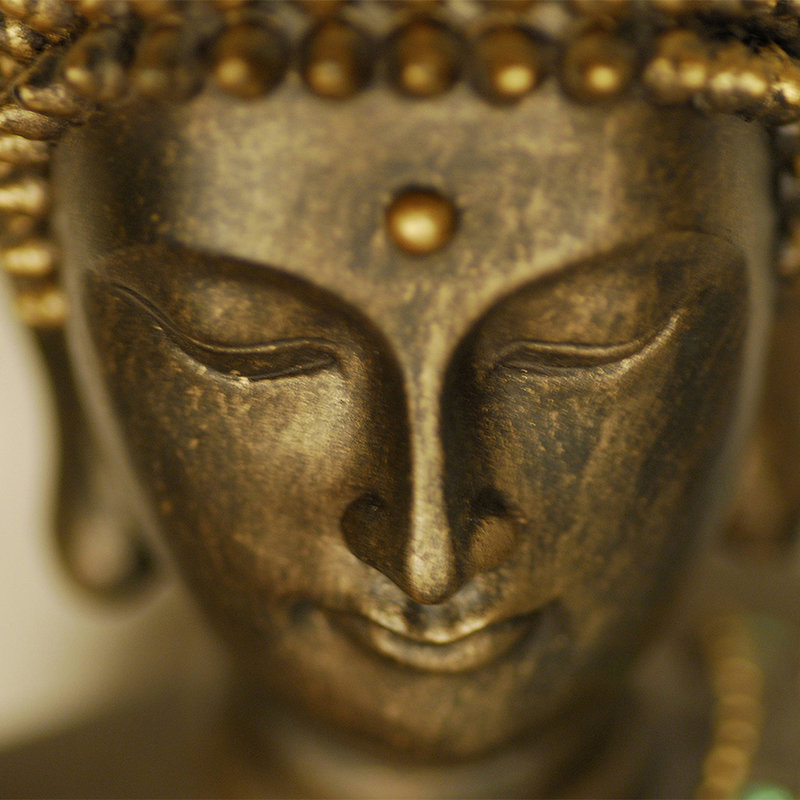 Fototapete Nahaufnahme von Buddha-Figur – Perlmutt Glattvlies
