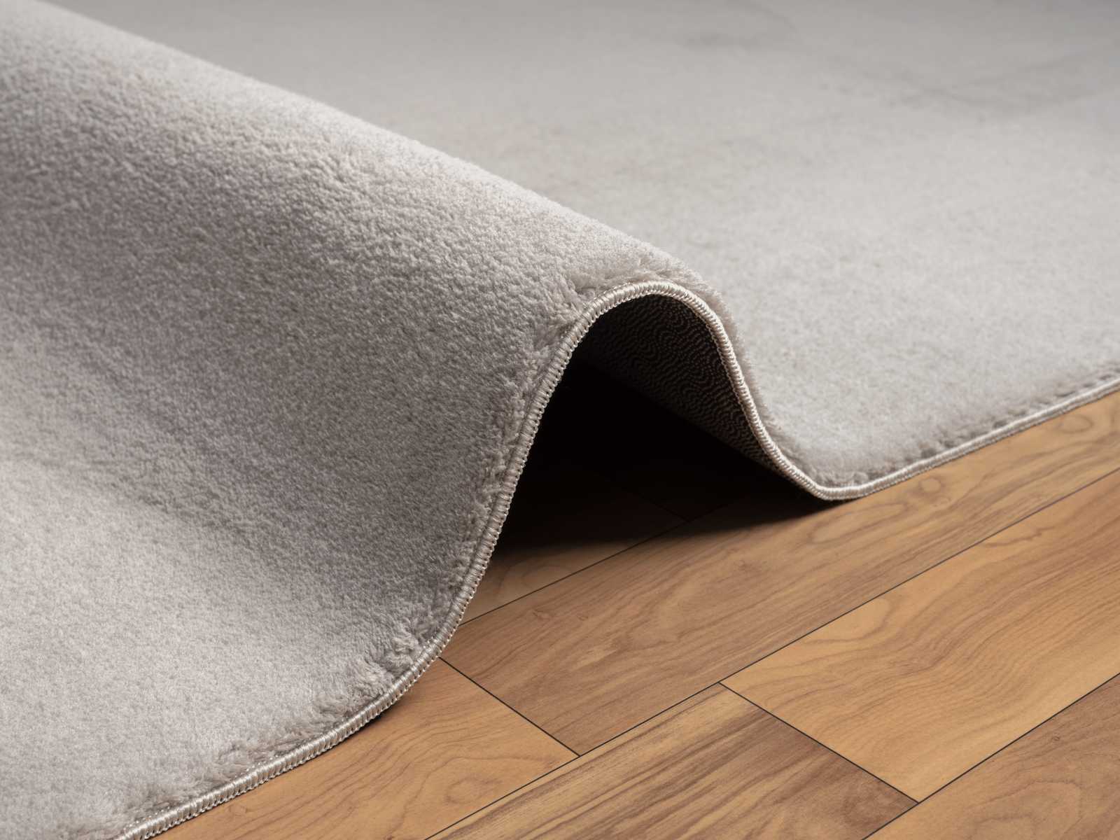             Modischer Runder Hochflor Teppich in Sand – Ø 120 cm
        