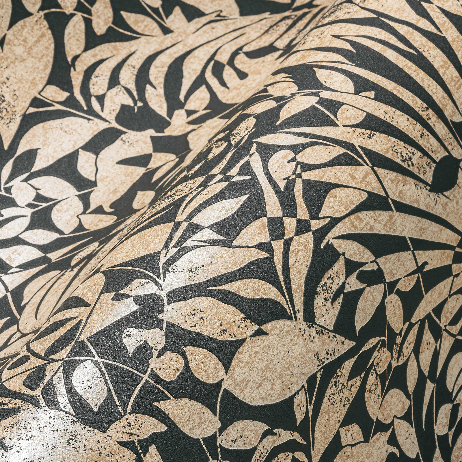             Schwarze Metallic-Tapete mit floralem Muster
        