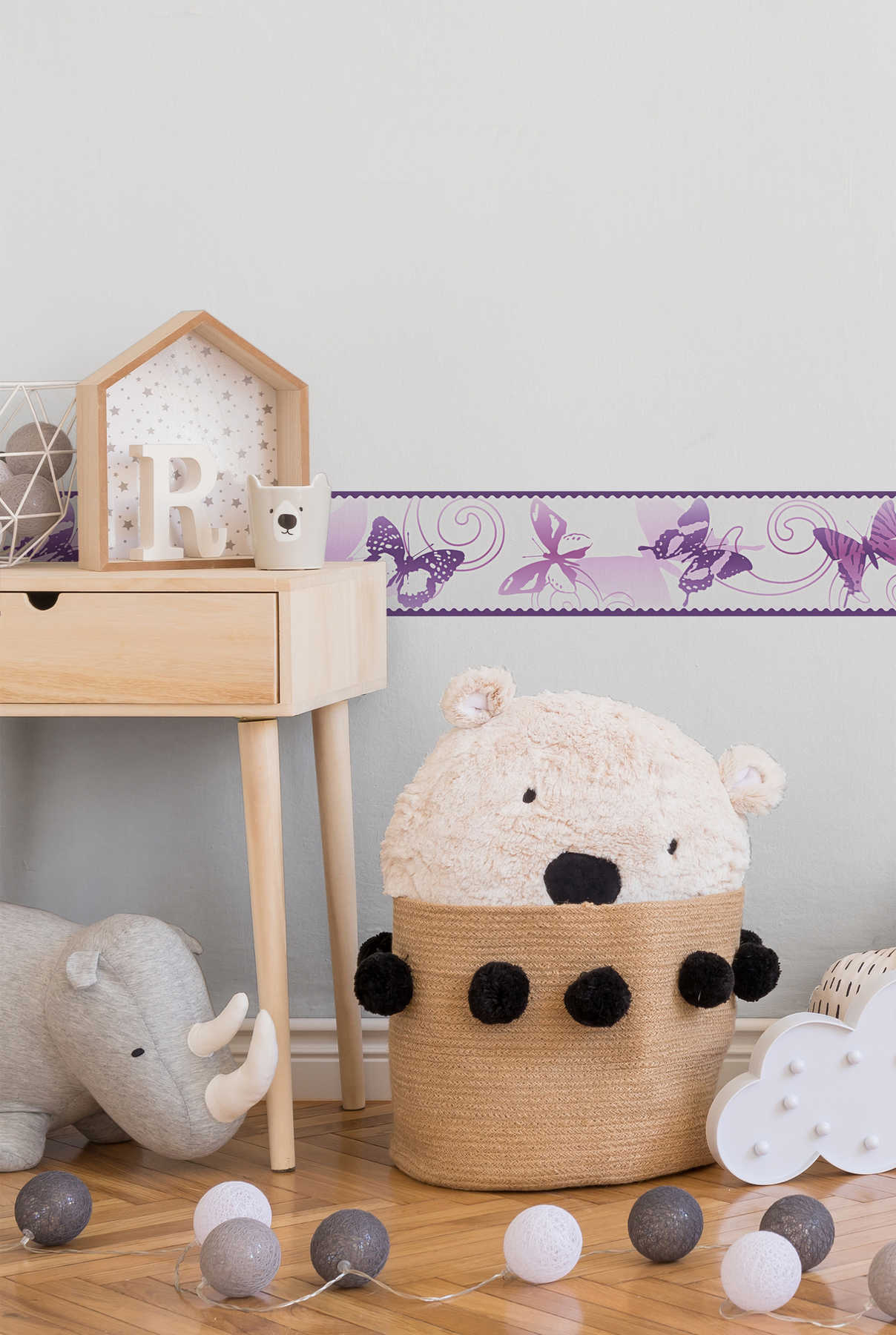             Kinderzimmer Tapetenborte Schmetterling für Mädchen – Violett
        