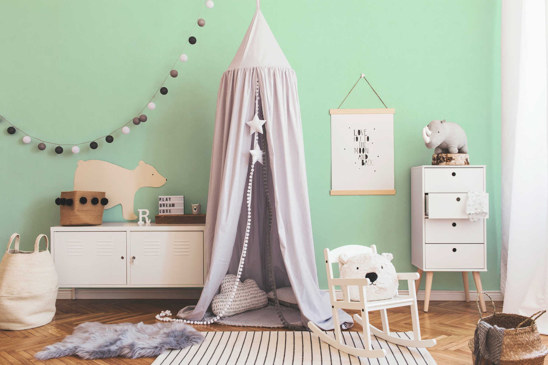             Pastellgrüne Vliestapete einfarbig für Kinderzimmer – Grün
        