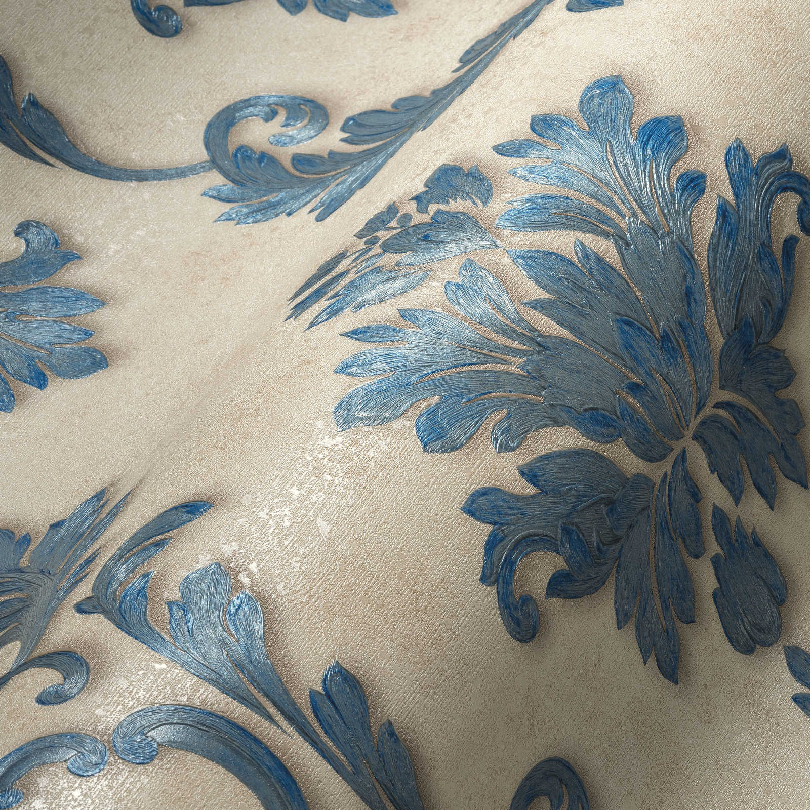             Designertapete florale Ornamente & Metallic-Effekt – Blau, Gold, Creme
        
