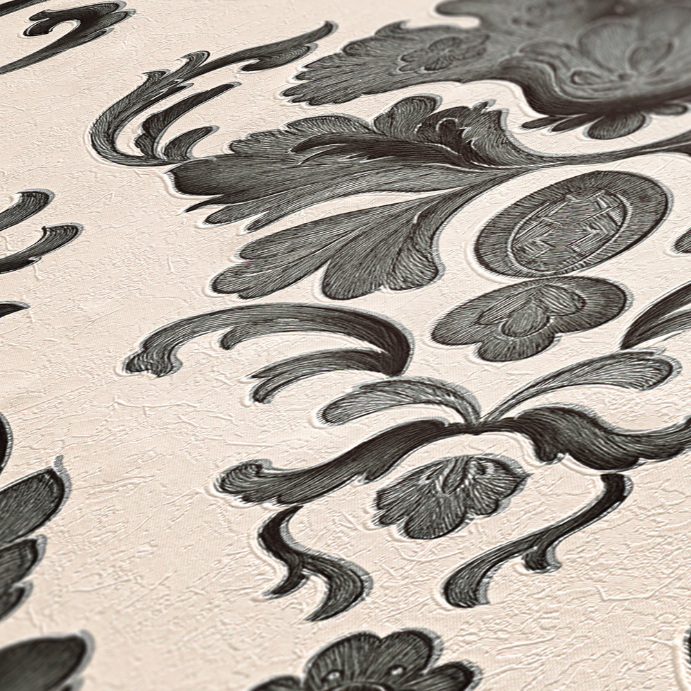             Tapete mit detaillierten Ornamenten im floralen Stil – Schwarz, Weiß
        
