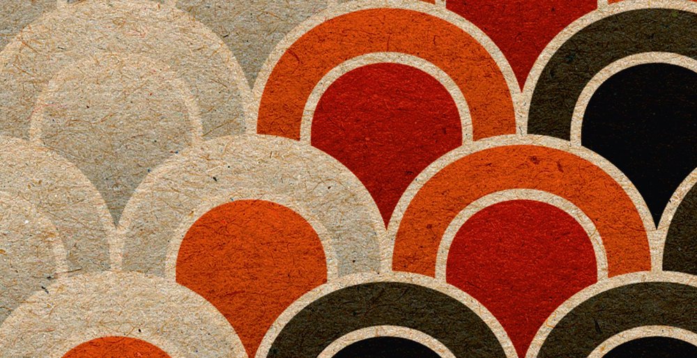             Koi 2 - Koi Digitaldruck auf Pappe Struktur, abstrakt & stilisiert – Beige, Rot | Perlmutt Glattvlies
        