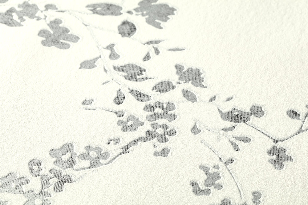             Vliestapete mit Blumen im Landhausstil – Silber, Schwarz, Weiß
        