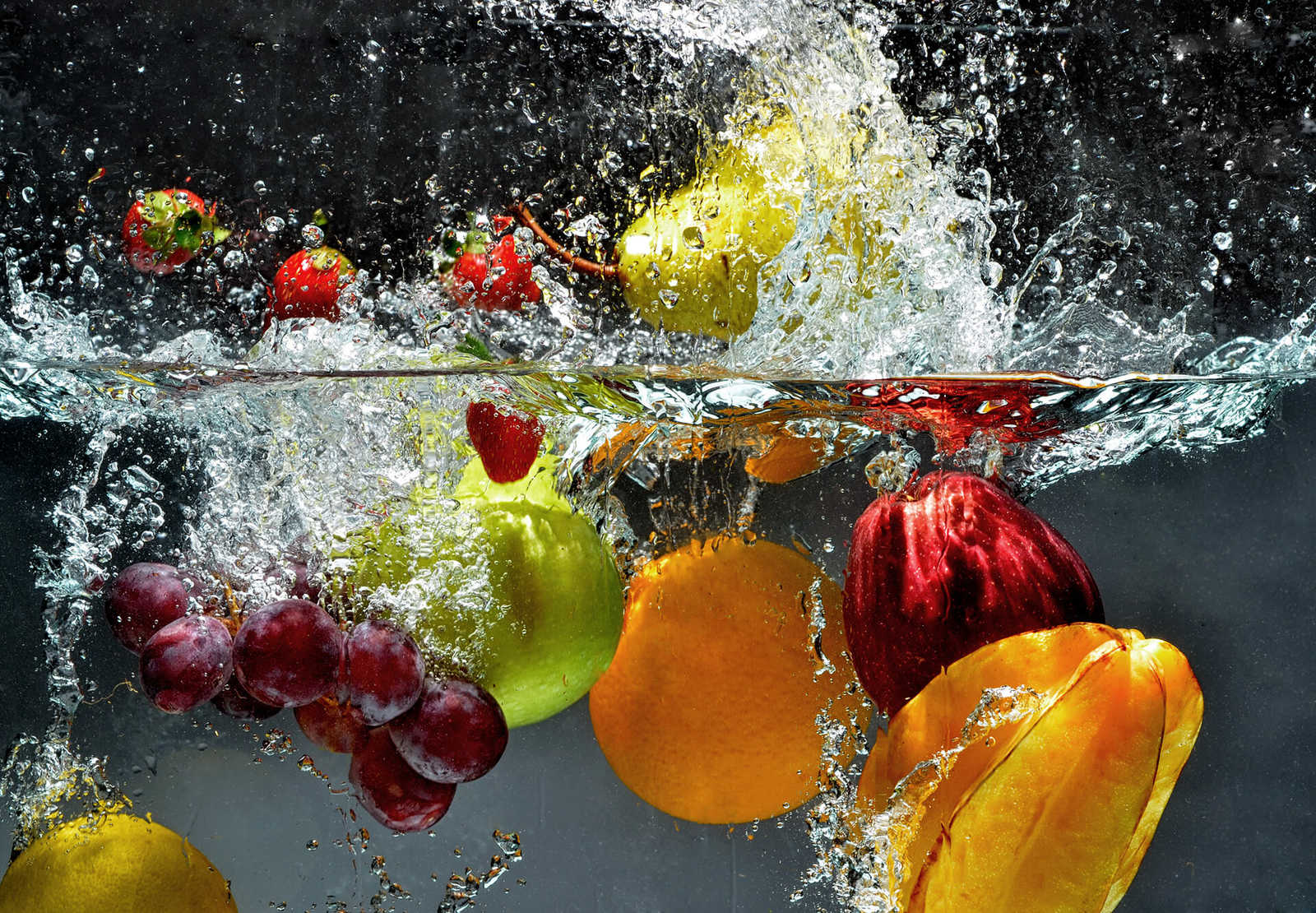 Obst Fototapete: Apfel, Orange, Trauben & Erdbeeren
