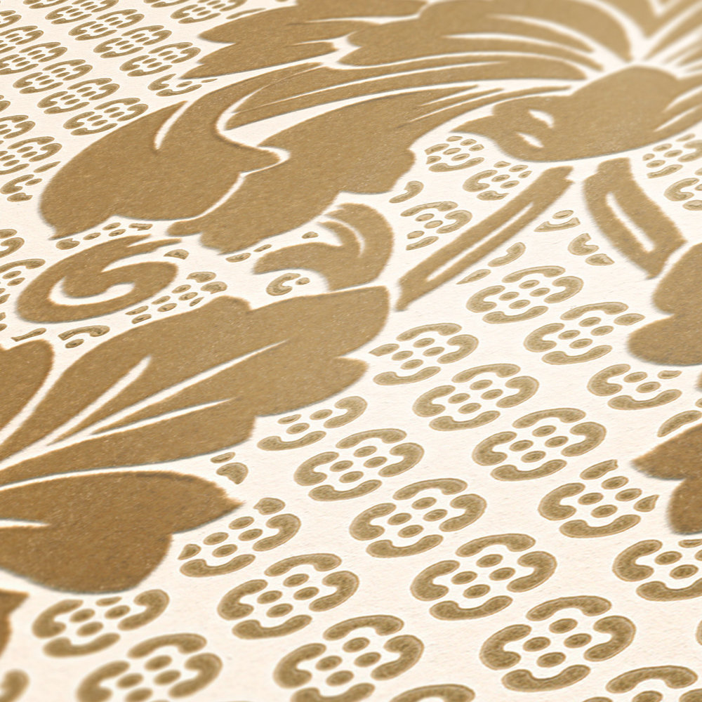             Gemusterte Ornamenttapete mit großem Floralen Motiv – Gold, Creme
        