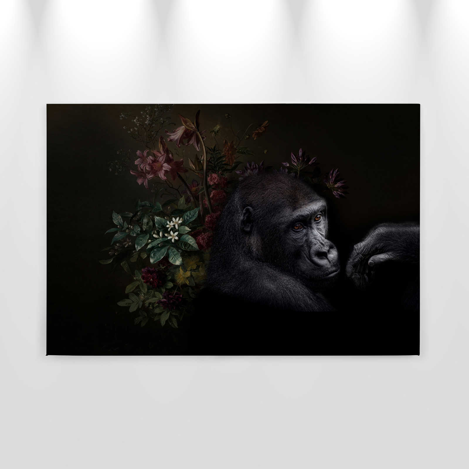             Leinwandbild Gorilla Portrait mit Blumen – 0,90 m x 0,60 m
        