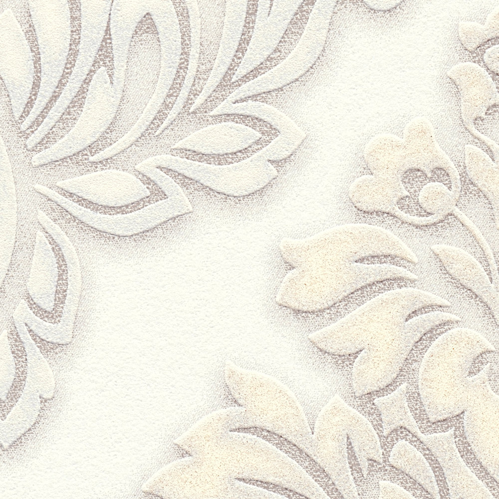             Barock Tapete Ornamente mit Glitzereffekt – Weiß, Silber, Beige
        