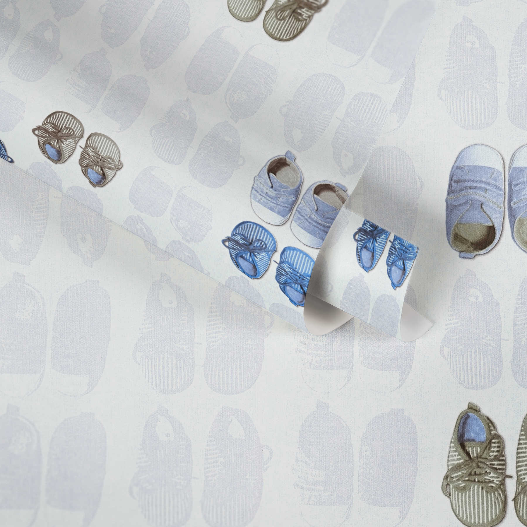             Babyzimmer Tapete Babyschuhe für Jungen – Blau, Weiß
        