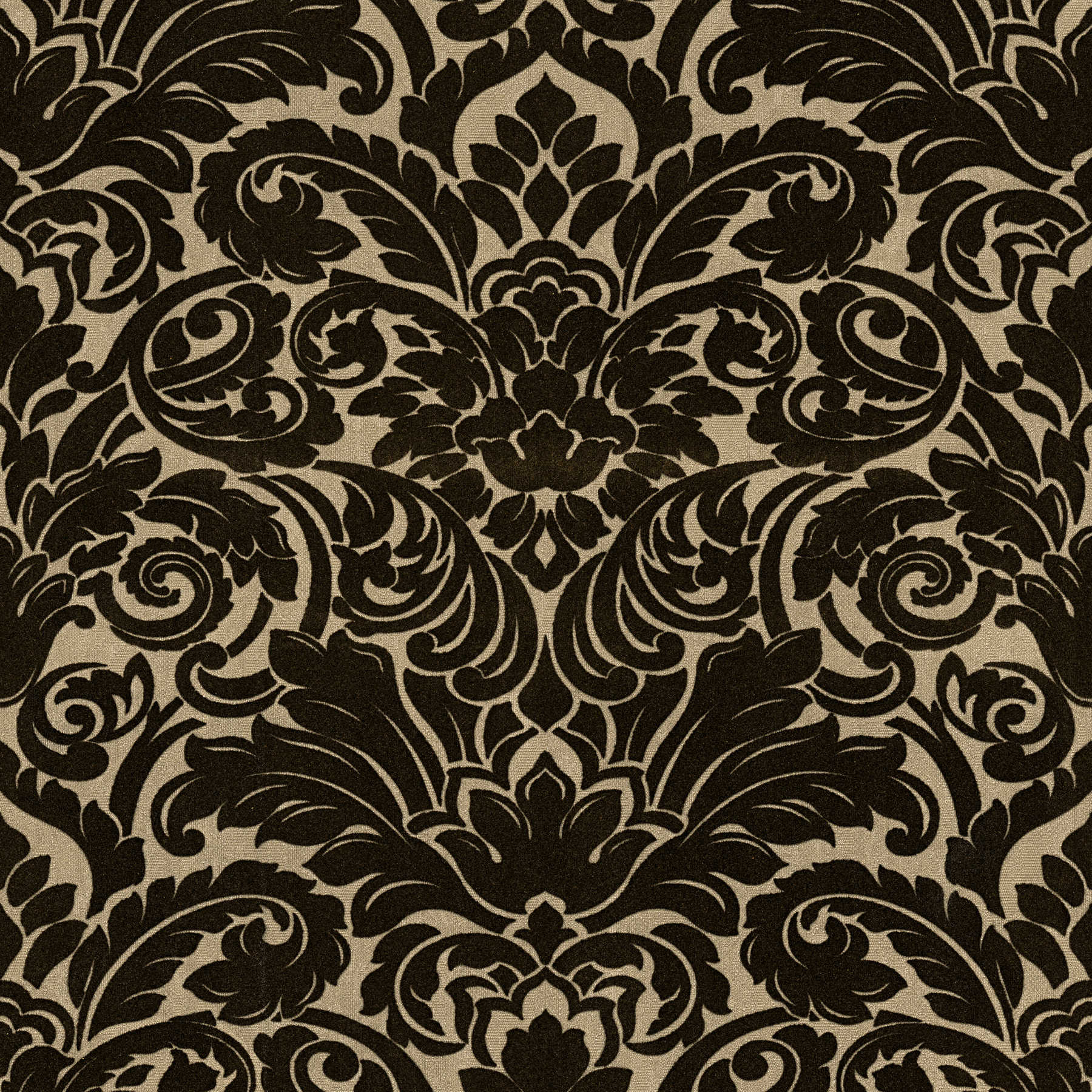 Barock Tapete mit textiler Haptik & Gold-Effekt – Schwarz
