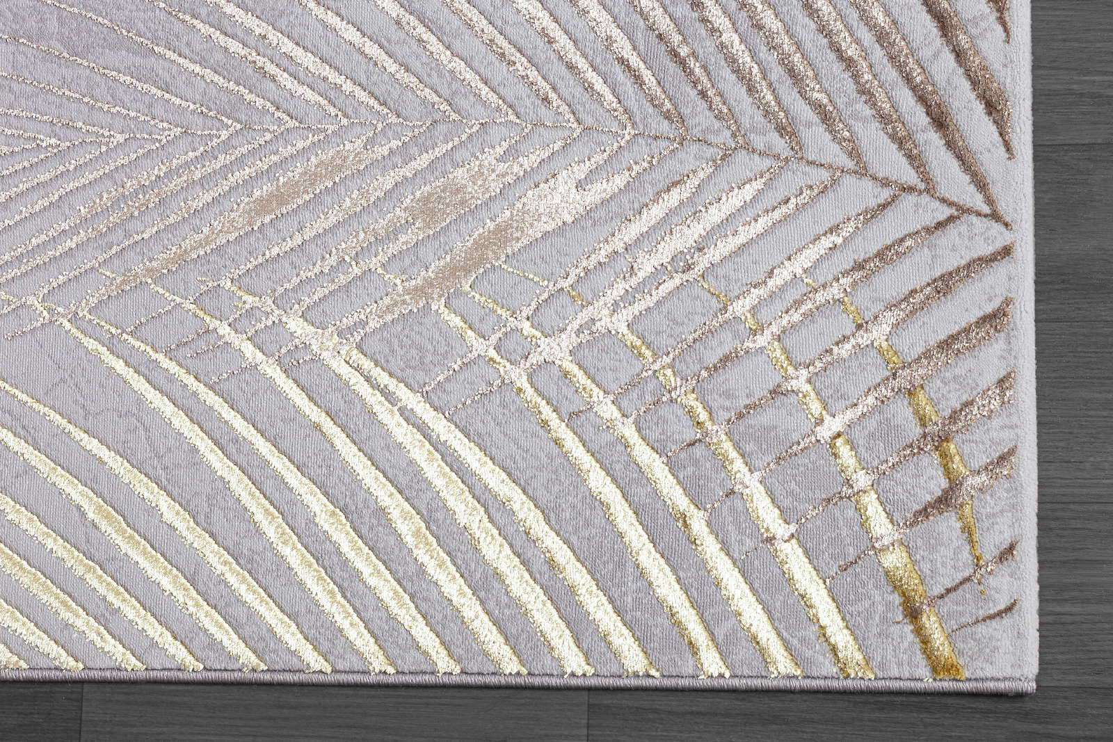             Kuschelweicher Hochflor Teppich in Grau – 150 x 80 cm
        