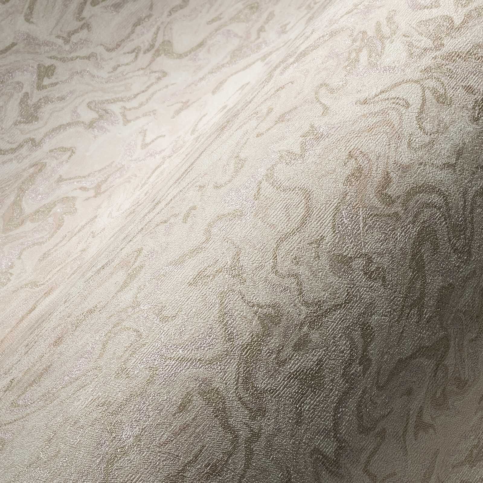 Weiße Tapete mit cremefarbenen Marmorakzenten