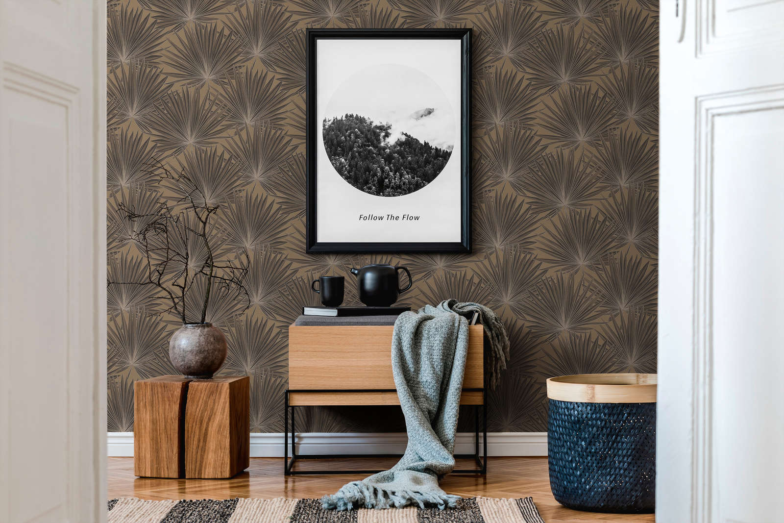             Vliestapete mit Palmblättern und Glanzeffekt – Braun, Schwarz
        