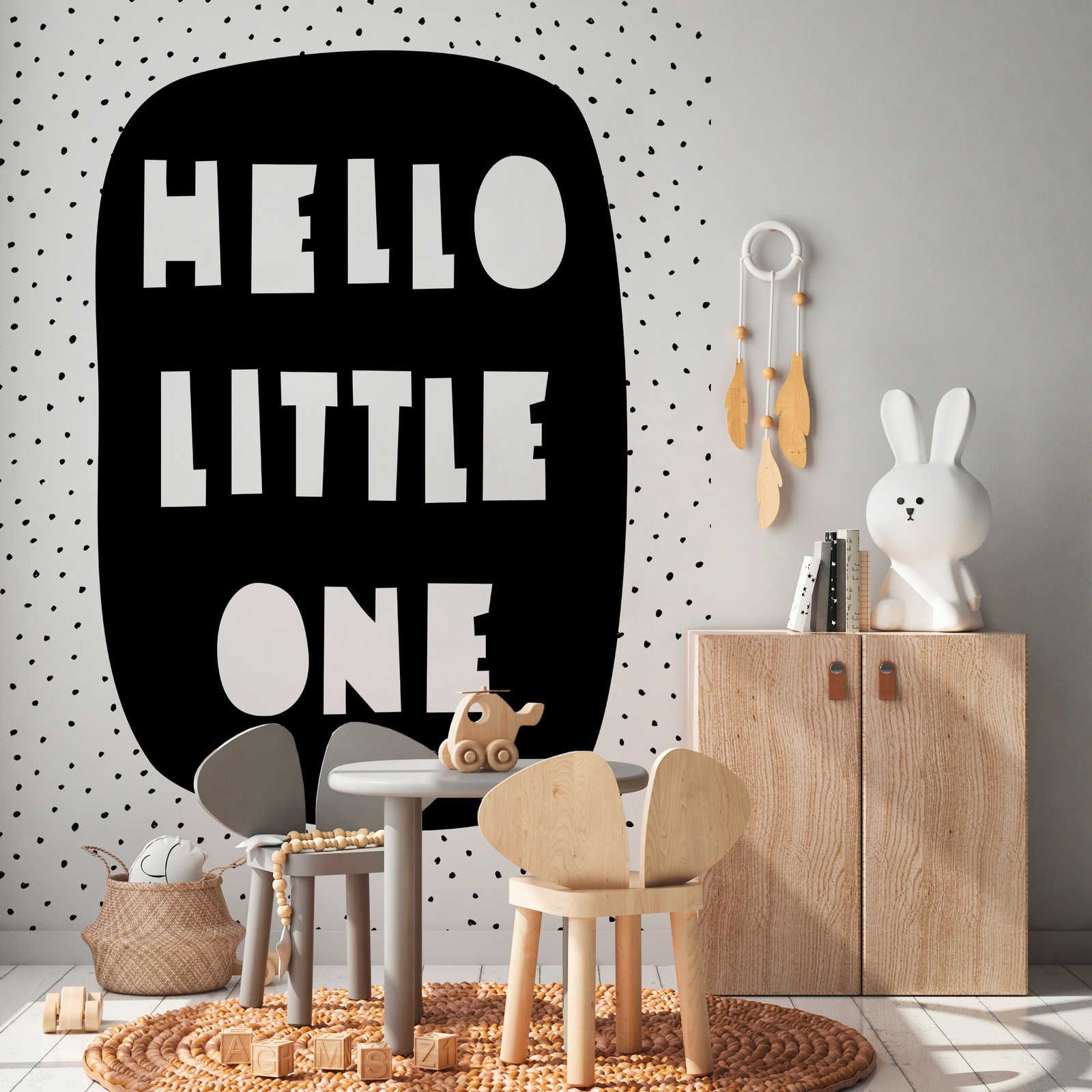 Fototapete fürs Kinderzimmer mit Schriftzug "Hello Little One" – Glattes & perlmutt-schimmerndes Vlies
