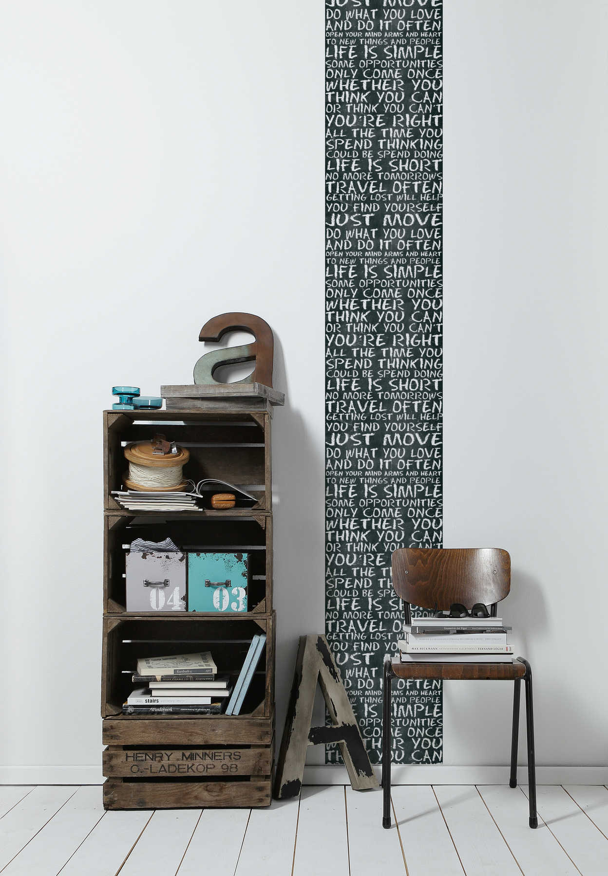             Schwarz-Weiß Tapeten Panel Selbstklebend mit Tafel & Kreide Design
        
