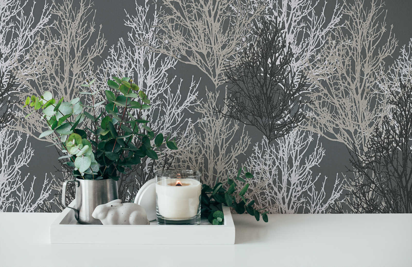             Papiertapete Baum Design mit Metallic Farben & Strukturmuster – Grau
        