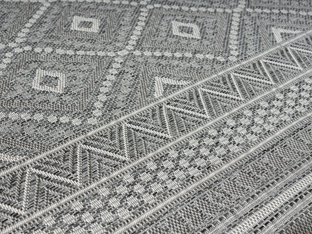             Bemusterter Outdoor Teppich in Grau – 150 x 80 cm
        
