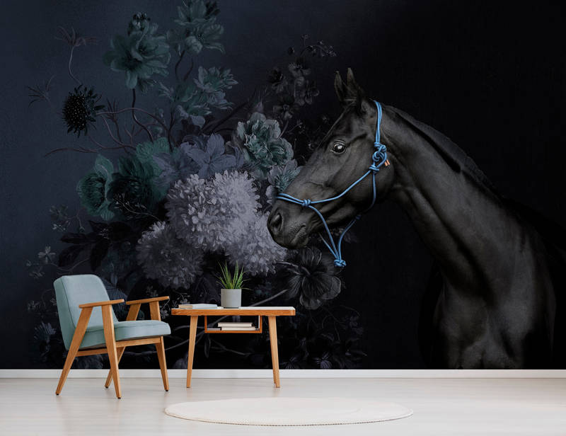             Pferde Fototapete im Portrait-Stil mit Blumen
        