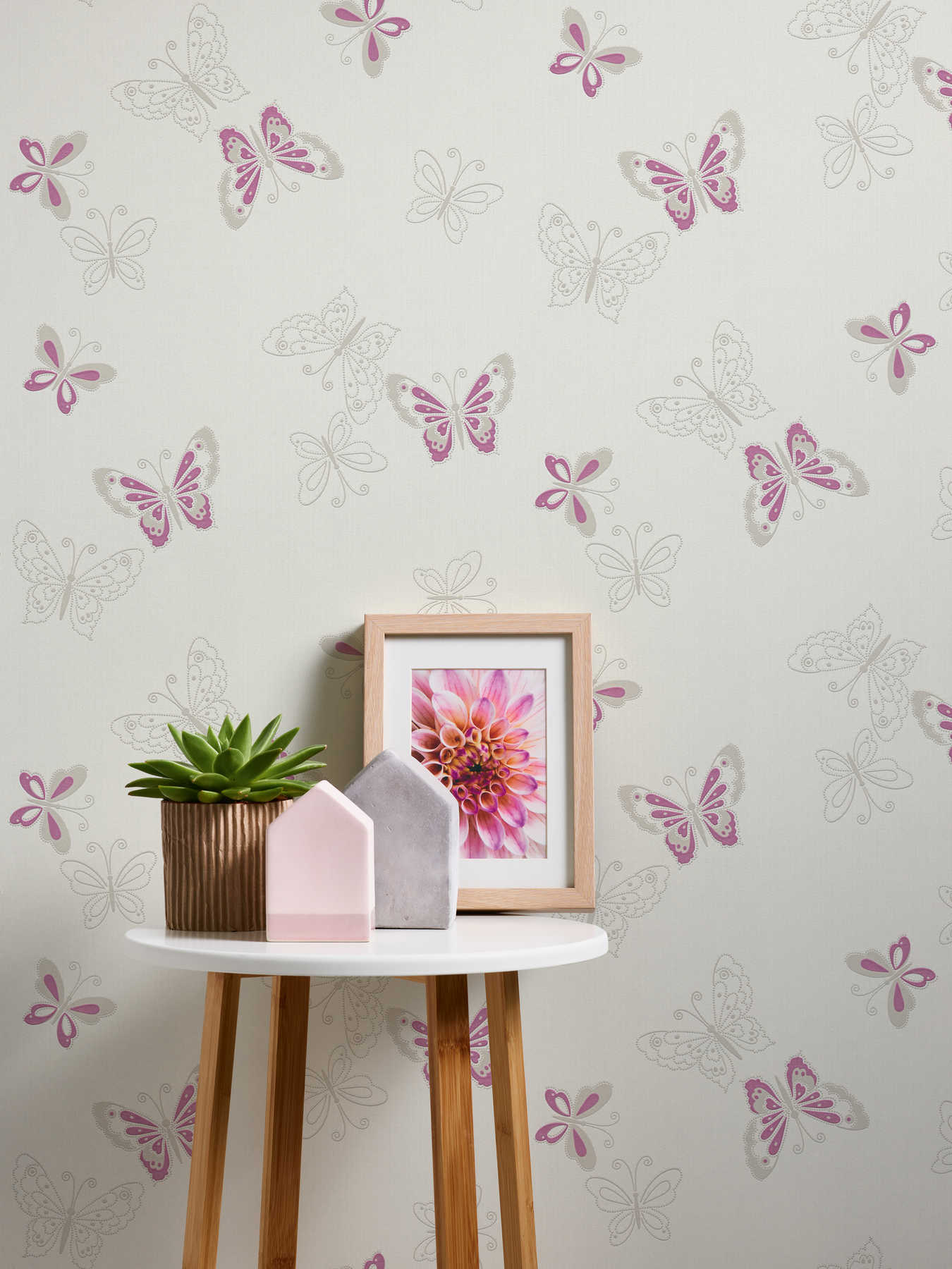             Kinderzimmer Tapete mit Schmetterling – Beige, Violett
        