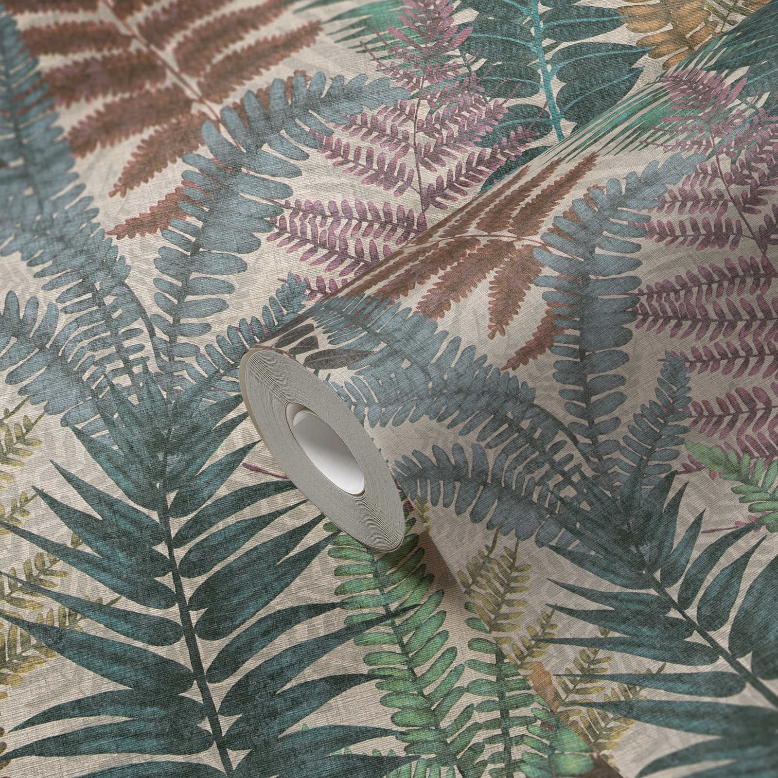             Florale Tapete mit Farnblättern leicht strukturiert, matt – Bunt, Beige, Grün
        