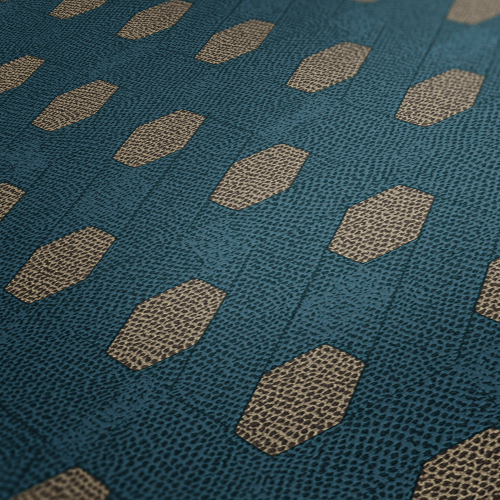             Blaue Tapete mit geometrische Muster & Gold Details – Blau, Braun, Beige
        