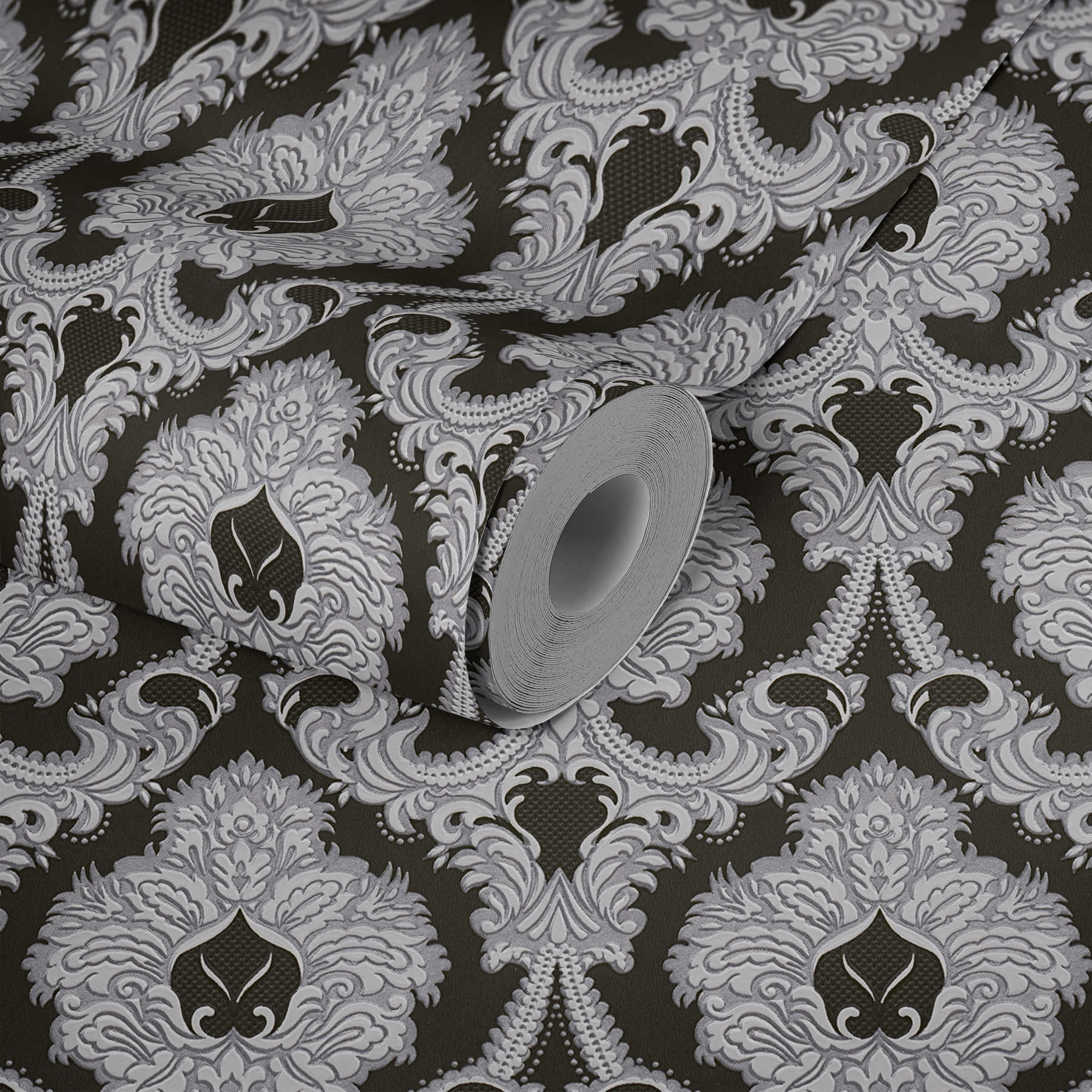             Opulente Ornament-Tapete, silberne Akzente – Silber, Schwarz, Weiß
        