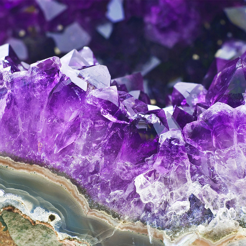 Fototapete Amethyst und Kristalle in Lila – Perlmutt Glattvlies

