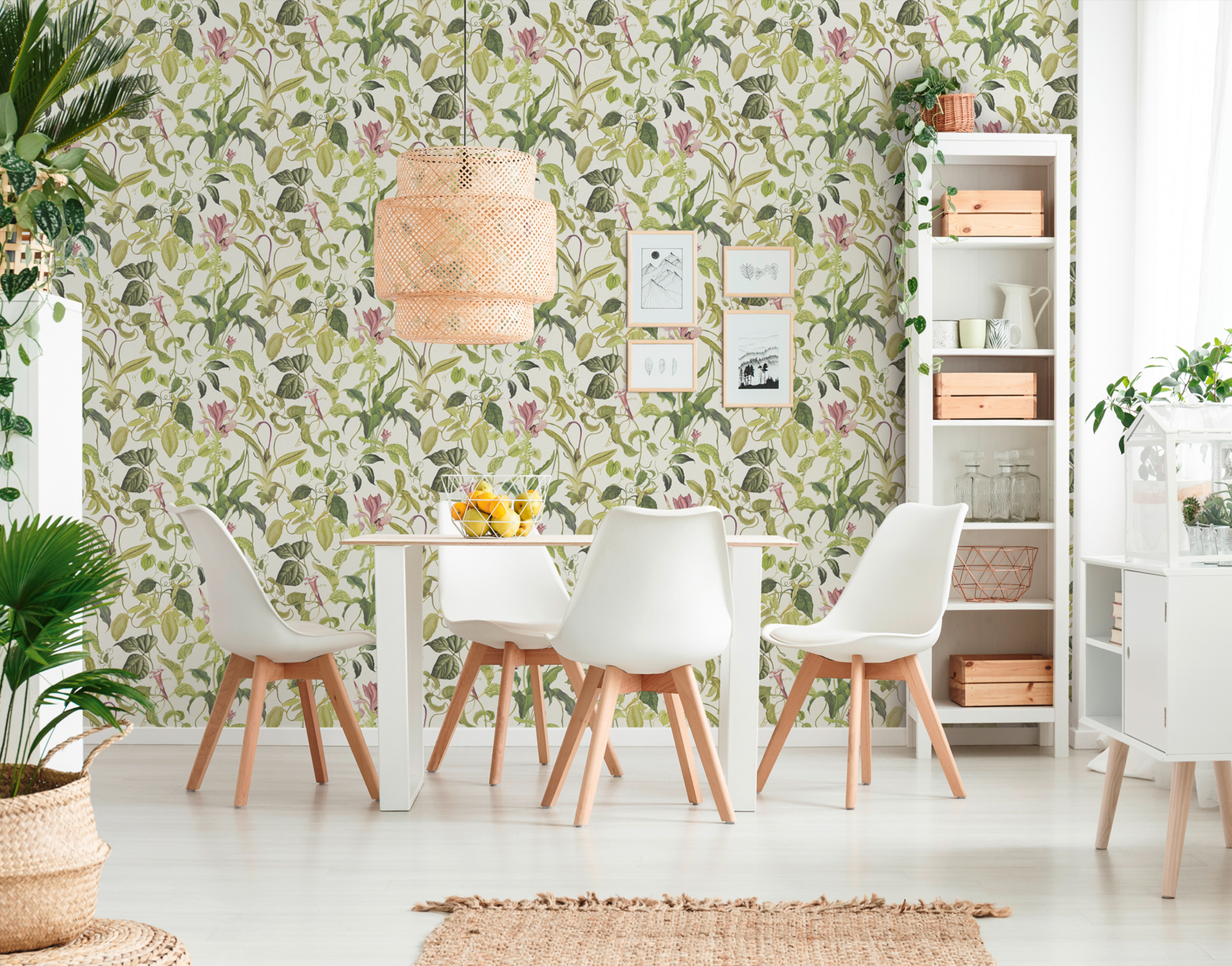 Helles, modernes Esszimmer mit floraler Tapete mit grünem Muster, Artikel AS379881