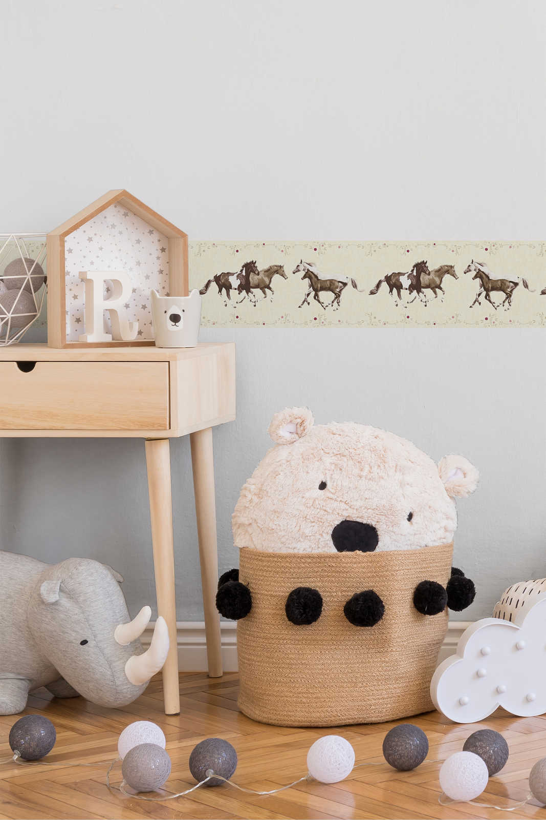             Kinderzimmer Tapetenborte mit Pferden – Bunt, Creme
        