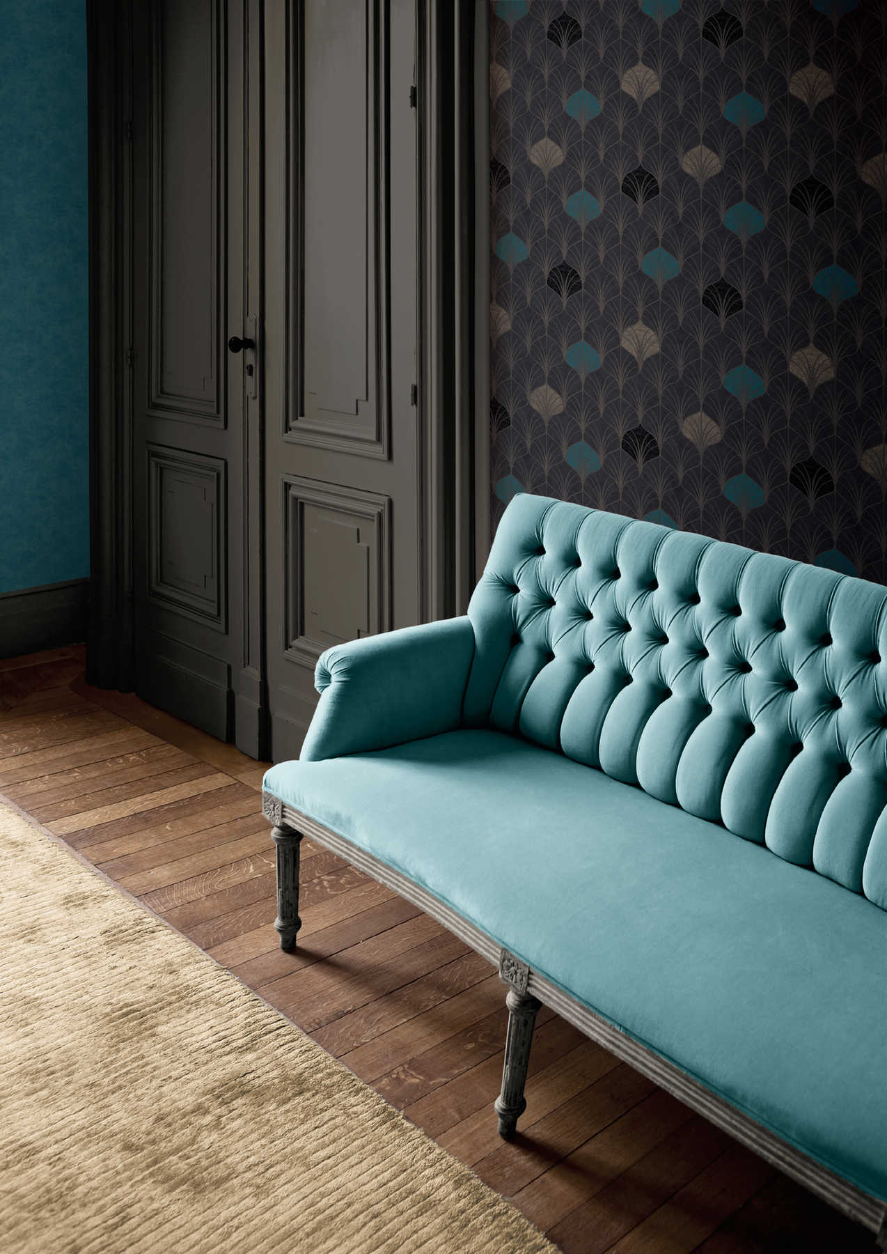             Mustertapete Art-Deco-Stil mit Metallic Effekt – Gold, Schwarz, Blau
        