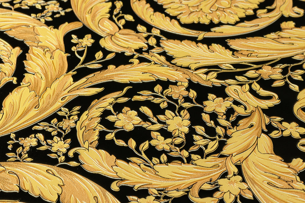            VERSACE Tapete mit ornamentalem Blumenmuster – Gold, Schwarz
        