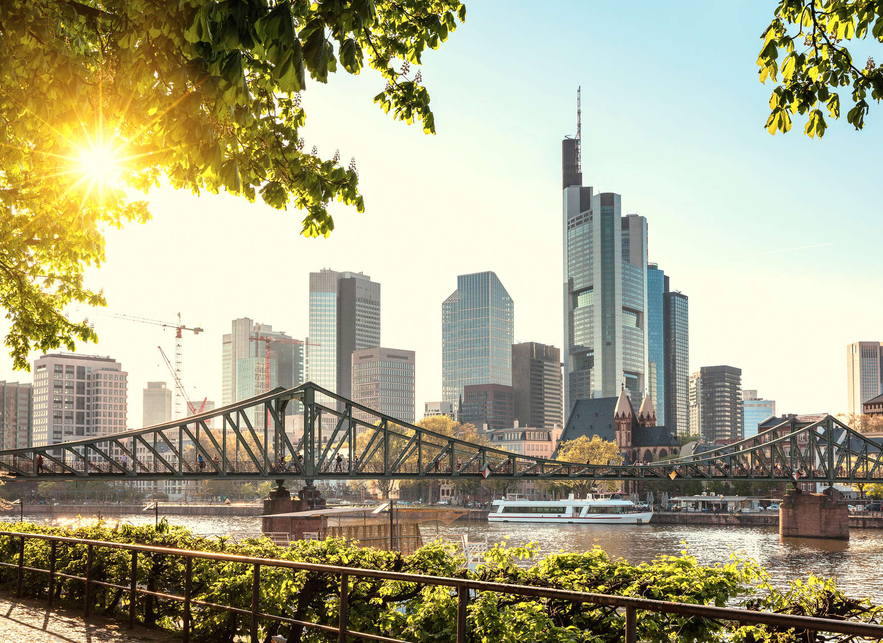             Fototapete Frankfurt Skyline – Blau, Braun, Grau
        