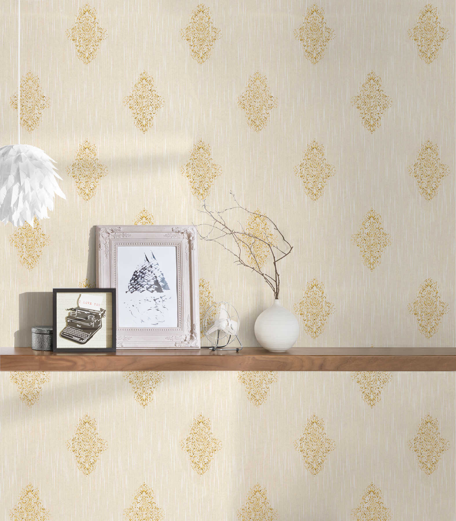             Tapete Ornament-Design im Used-Look, Metallic-Effekt – Creme, Gold
        
