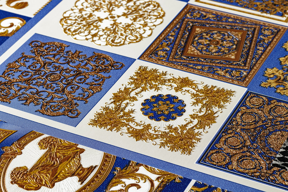             VERSACE Home Tapete Barock-Details & Animal Print – Gold, Blau, Weiß
        