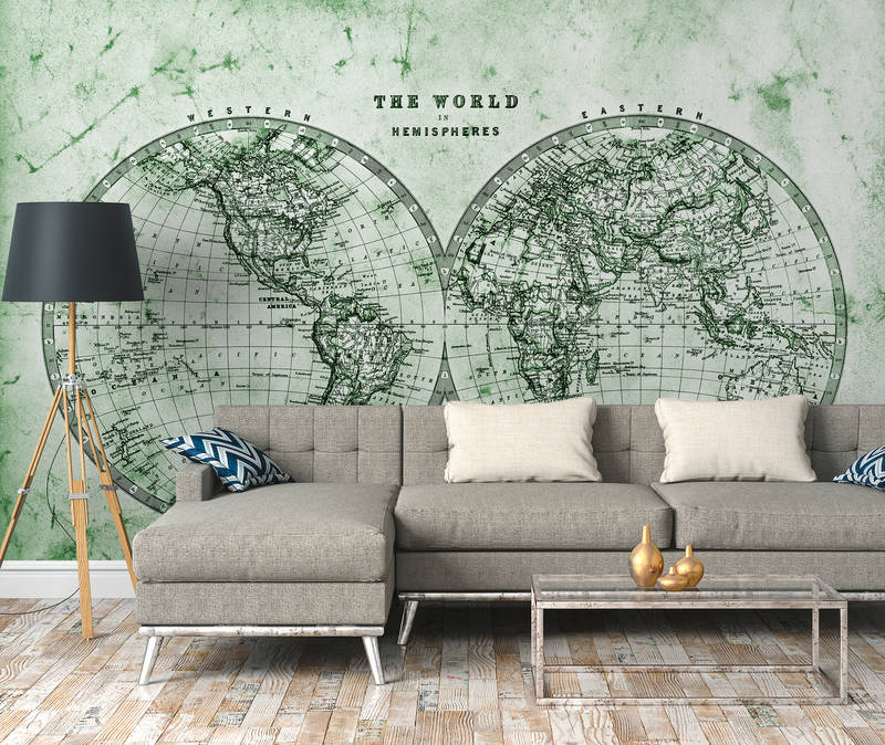             Vintage Weltkarte in Hemisphären – Grün, Grau, Weiß
        